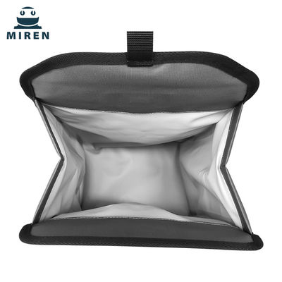 Couleur gris-foncé isolée se pliante réutilisable du sac plus frais 6L pour la conservation des aliments